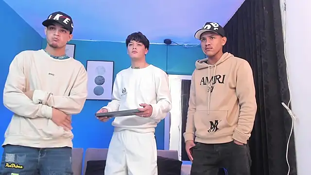 Snapshot of KingOfHeavens_2 chatting on 02-06-26, 05:12 KingOfHeavens 2 online show from 02-06-26, 05:12