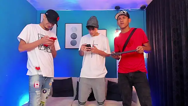 Snapshot of KingOfHeavens_2 chatting on 02-12-26, 06:19 KingOfHeavens 2 online show from 02-12-26, 06:19