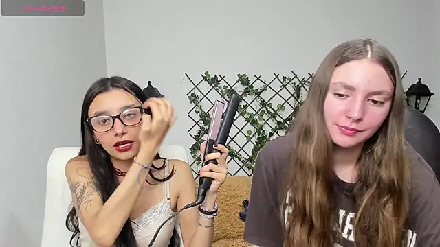 Snapshot of nana__rousse chatting on 02-25-26, 01:37 nana rousse online show from 02-25-26, 01:37