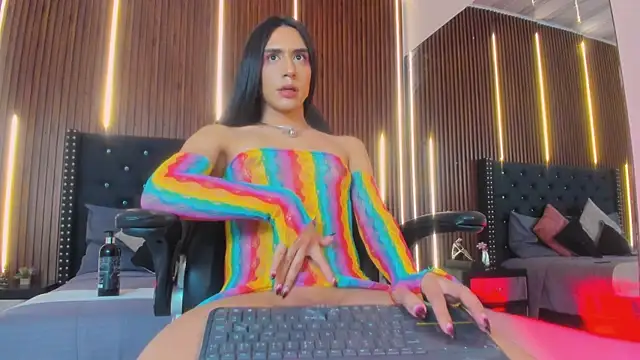 Viannca   online show from 04-10-26, 04:17