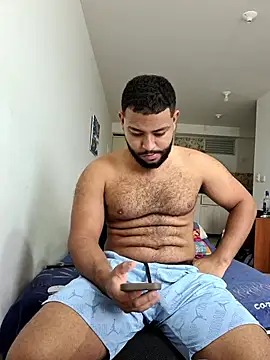 Snapshot of KLEYTON33 chatting on 02-13-26, 01:29 KLEYTON33 online show from 02-13-26, 01:29