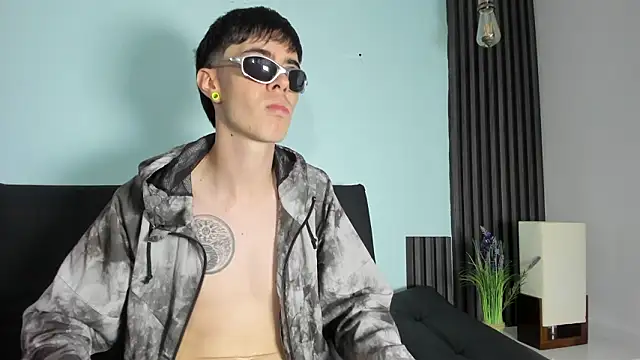 Lio      online show from 02-02-26, 03:16