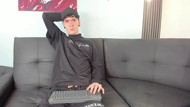 Lio      online show from 02-15-26, 03:14