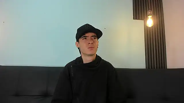 Lio      online show from 03-02-26, 03:20