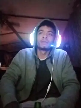 Snapshot of spooky425hd chatting on 02-14-26, 06:21 spooky425hd online show from 02-14-26, 06:21