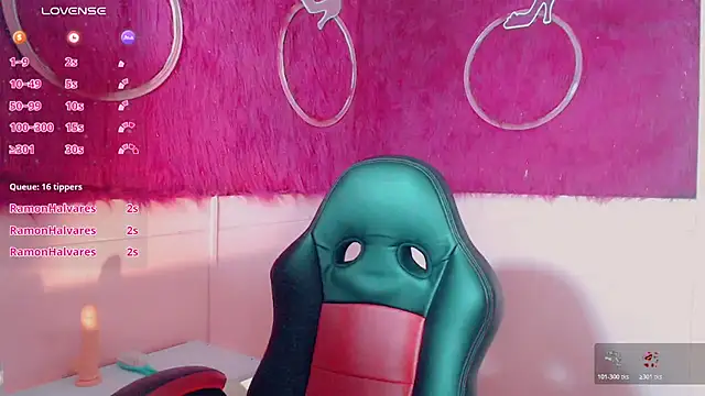 Snapshot of isabella_vogue chatting on 02-20-26, 11:32 isabella vogue online show from 02-20-26, 11:32