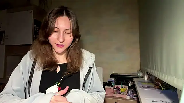 Snapshot of Miaaa_Moon chatting on 04-20-26, 04:10 Miaaa Moon online show from 04-20-26, 04:10