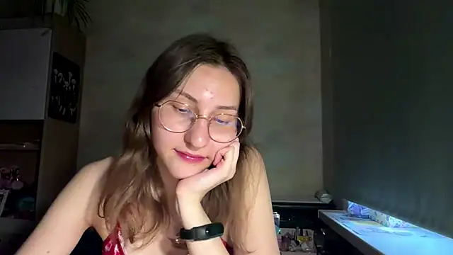 Snapshot of Miaaa_Moon chatting on 05-21-26, 04:36 Miaaa Moon online show from 05-21-26, 04:36