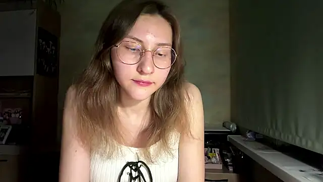 Snapshot of Miaaa_Moon chatting on 05-24-26, 06:24 Miaaa Moon online show from 05-24-26, 06:24