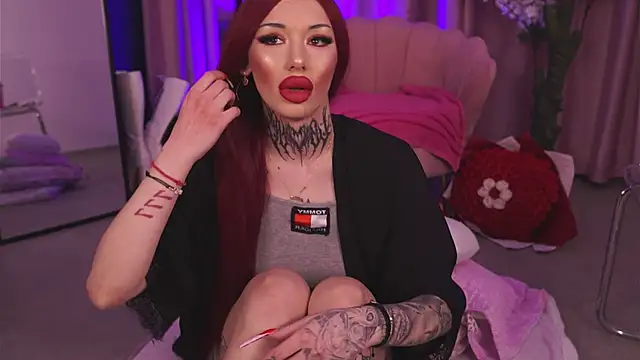 Snapshot of CassandraFoxy chatting on 02-10-26, 05:33 CassandraFoxy online show from 02-10-26, 05:33