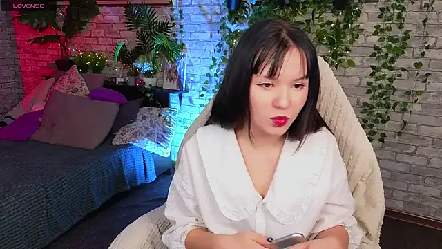 Snapshot of onix_cherry chatting on 02-24-26, 08:29 onix cherry online show from 02-24-26, 08:29