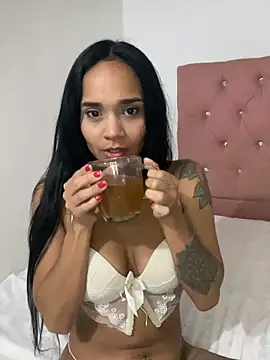 Snapshot of Maria_x_Alejandra chatting on 02-13-26, 03:57 Maria x Alejandra online show from 02-13-26, 03:57