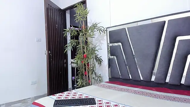 Snapshot of Sophiia88 chatting on 02-03-26, 11:37 Sophiia88 online show from 02-03-26, 11:37