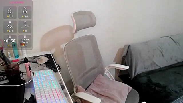 Snapshot of AustrianGirl99AtWork chatting on 02-12-26, 12:27 AustrianGirl99AtWork online show from 02-12-26, 12:27