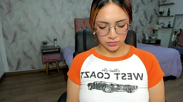 Snapshot of Tokyo_Royal_ chatting on 02-27-26, 12:38 Tokyo Royal online show from 02-27-26, 12:38