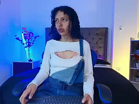 HannahBlue  online show from 02-23-26, 12:24