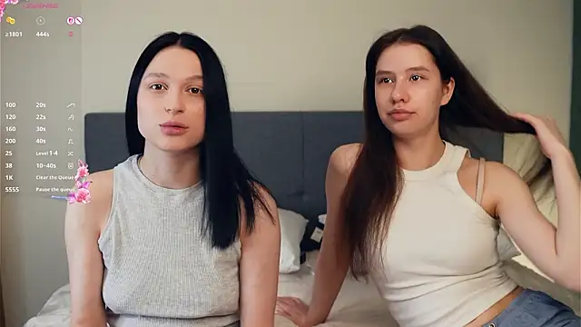 Snapshot of ZofiaSoshnik chatting on 02-02-26, 07:07 ZofiaSoshnik online show from 02-02-26, 07:07