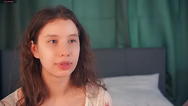 Snapshot of ZofiaSoshnik chatting on 02-24-26, 06:44 ZofiaSoshnik online show from 02-24-26, 06:44