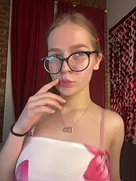 MyKittySayMeow online show from 02-12-26, 09:43