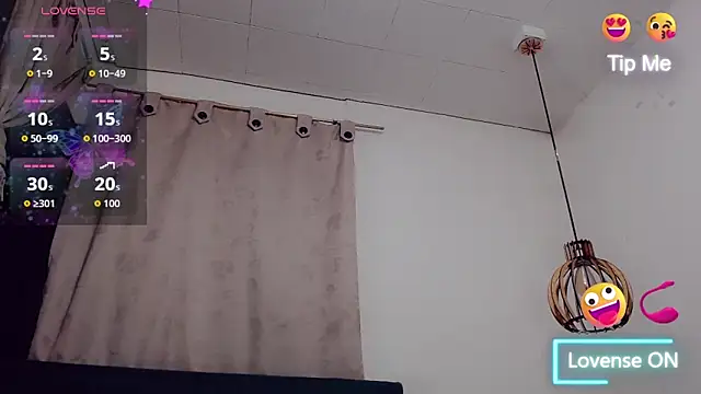 Snapshot of Karol_Vanessa__ chatting on 02-17-26, 03:25 Karol Vanessa online show from 02-17-26, 03:25