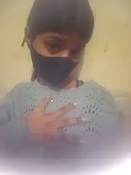 Snapshot of queen_gairl chatting on 02-11-26, 02:44 queen gairl online show from 02-11-26, 02:44