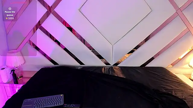 Nia Crawford online show from 03-01-26, 03:41