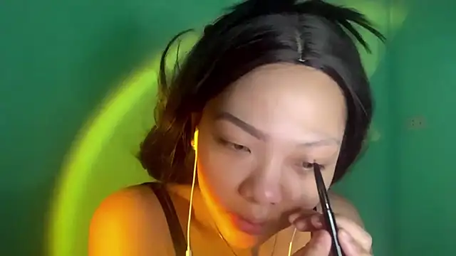 Snapshot of TerisaYellow chatting on 02-11-26, 07:13 TerisaYellow online show from 02-11-26, 07:13