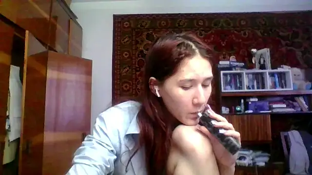 NickiKisinger online show from 04-06-26, 07:53