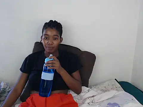 Snapshot of SexyyMandy chatting on 02-16-26, 12:34 SexyyMandy online show from 02-16-26, 12:34