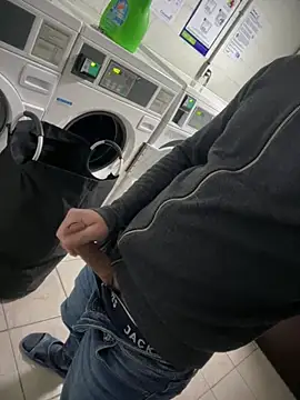 Snapshot of johnwickdhb970210 chatting on 02-09-26, 06:12 johnwickdhb970210 online show from 02-09-26, 06:12