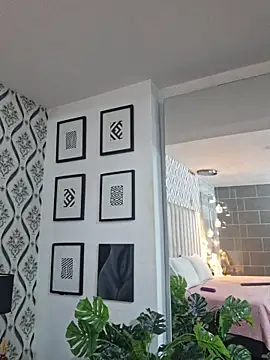 Eva Monroes online show from 02-16-26, 01:24