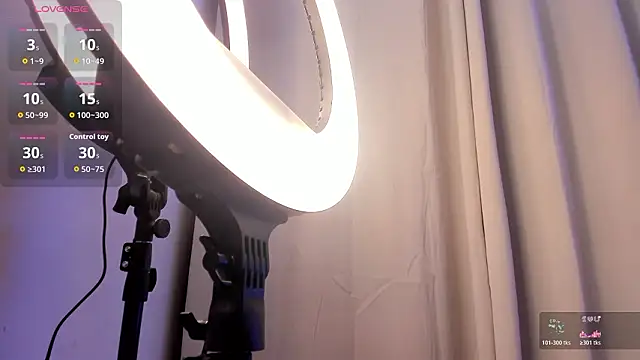 Snapshot of Lucia_velez chatting on 02-18-26, 02:18 Lucia velez online show from 02-18-26, 02:18