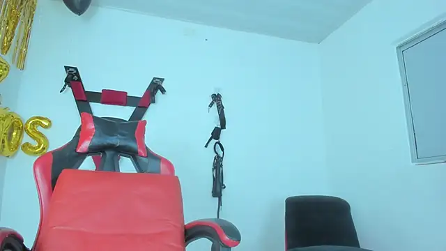 Snapshot of Steven_and_Camilo18 chatting on 02-05-26, 11:37 Steven and Camilo18 online show from 02-05-26, 11:37