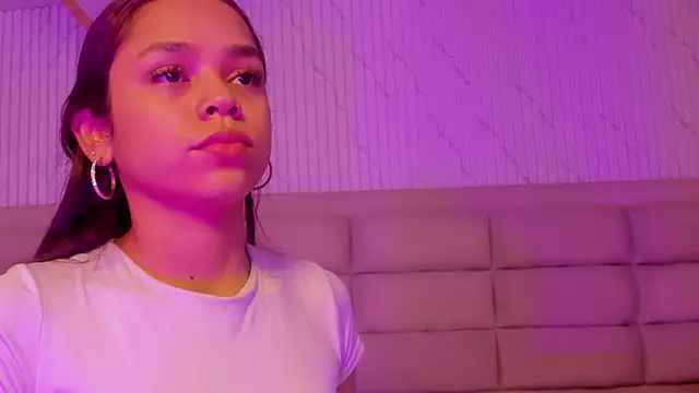 Snapshot of CarolineFyre chatting on 02-27-26, 12:49 CarolineFyre online show from 02-27-26, 12:49