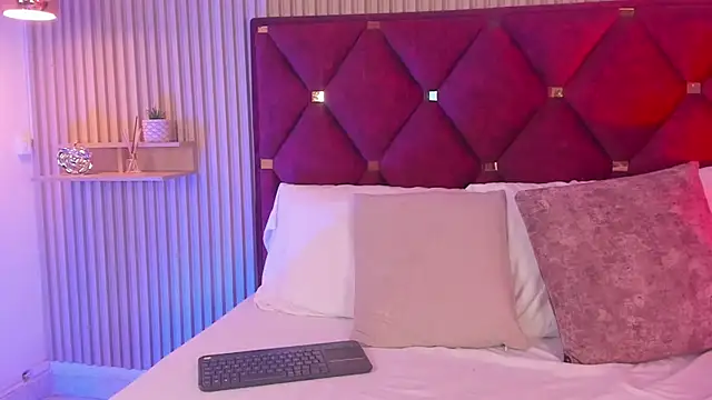 Snapshot of Axa_Graham chatting on 02-24-26, 07:12 Axa Graham online show from 02-24-26, 07:12