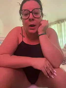 Snapshot of JasmineGlow7 chatting on 02-20-26, 11:43 JasmineGlow7 online show from 02-20-26, 11:43