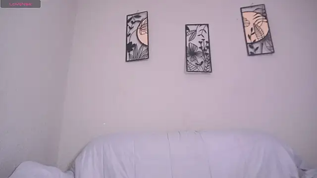 loveegirll1 online show from 03-29-26, 05:07