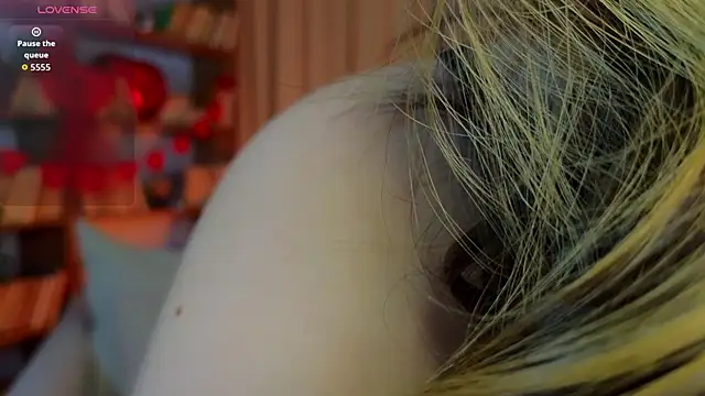 Snapshot of kate__rIna chatting on 02-14-26, 02:08 kate rIna online show from 02-14-26, 02:08