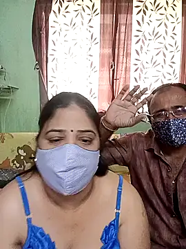 Snapshot of HoneyHush chatting on 02-05-26, 07:13 HoneyHush online show from 02-05-26, 07:13