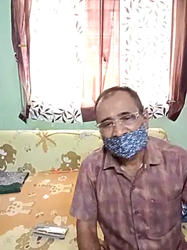 Snapshot of HoneyHush chatting on 02-06-26, 08:07 HoneyHush online show from 02-06-26, 08:07