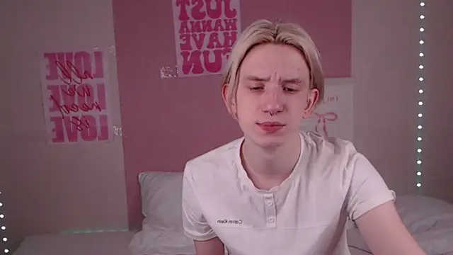 Snapshot of Ron_Vilss chatting on 02-08-26, 11:13 Ron Vilss online show from 02-08-26, 11:13