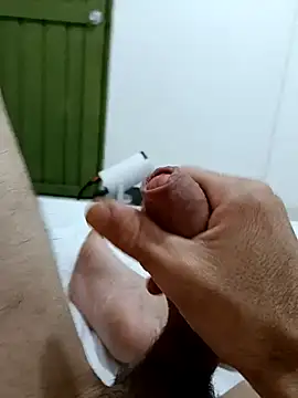 Snapshot of elvergon8721 chatting on 02-10-26, 12:53 elvergon8721 online show from 02-10-26, 12:53