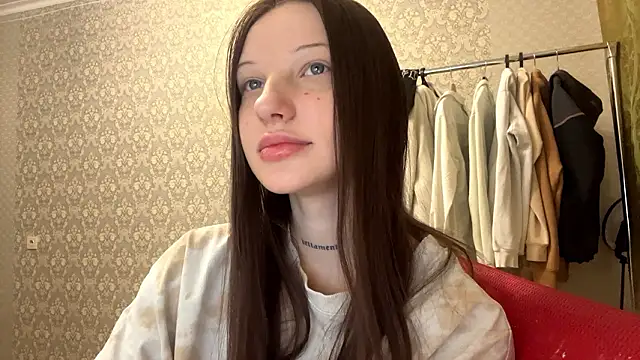 Snapshot of LumPetal chatting on 02-10-26, 04:16 LumPetal online show from 02-10-26, 04:16