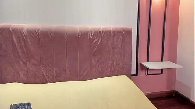 Snapshot of HannaWen_ chatting on 02-04-26, 12:00 HannaWen online show from 02-04-26, 12:00