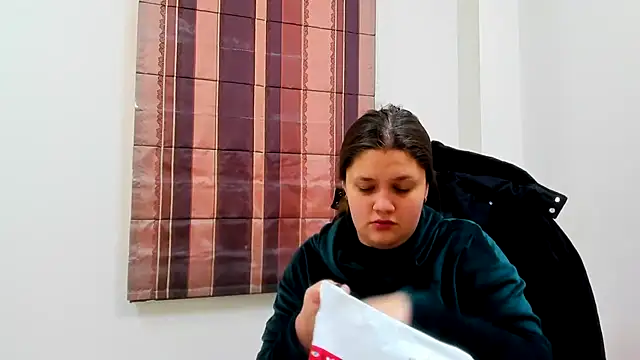 Snapshot of Maddinia chatting on 02-03-26, 08:19 Maddinia online show from 02-03-26, 08:19