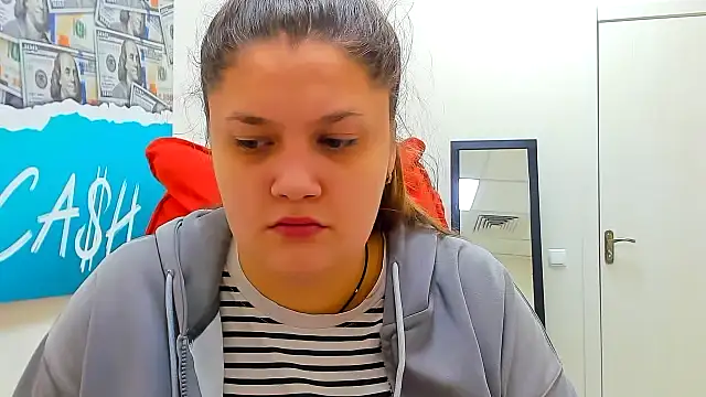 Snapshot of Maddinia chatting on 02-17-26, 08:22 Maddinia online show from 02-17-26, 08:22