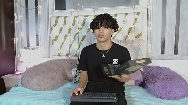 Snapshot of ian_smith_ chatting on 02-27-26, 12:16 ian smith online show from 02-27-26, 12:16