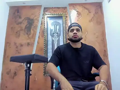 Snapshot of Chris_Evans22 chatting on 02-06-26, 11:24 Chris Evans22 online show from 02-06-26, 11:24