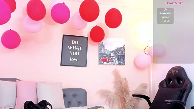 Snapshot of victoriazans chatting on 02-14-26, 03:47 victoriazans online show from 02-14-26, 03:47