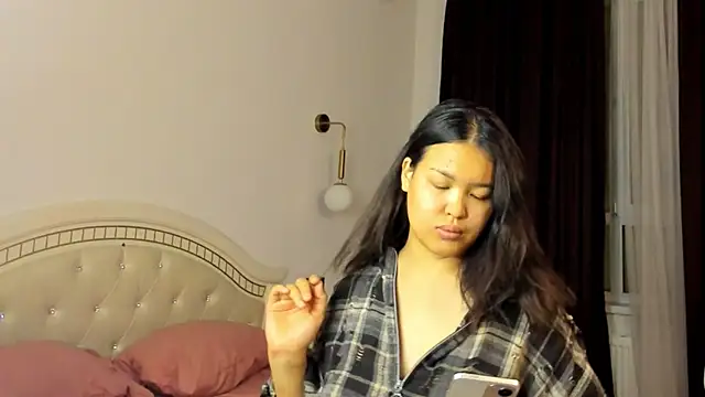 Snapshot of luna_yum chatting on 02-12-26, 07:09 luna yum online show from 02-12-26, 07:09